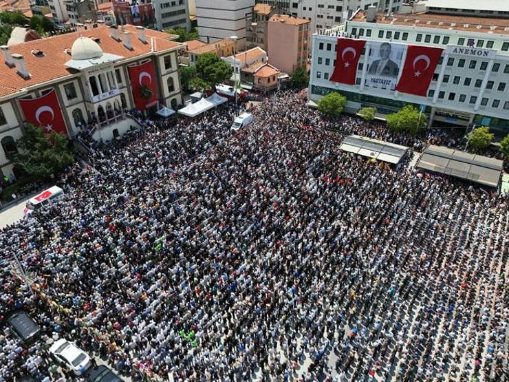 Ferdi Zeyreke veda: On binlerce kişi uğurladı Son röportajında ne demişti İşte detaylar...