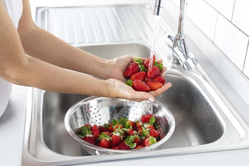 Kabızlığın Çaresi Karpuzda, Kalbin Şifası Çilekte... Hangi Meyve Neye İyi Geliyor İşte A, C, B6 Vitamini ve Potasyum Deposu Meyveler