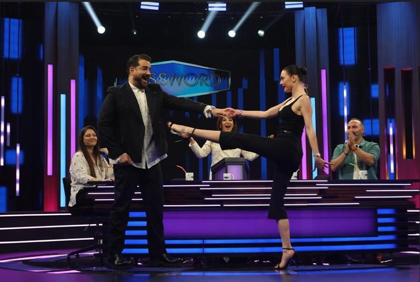MELİS’TEN DANS ŞOV