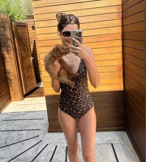 Nesrin Cavadzade, Tek Başına Tatile Çıktı