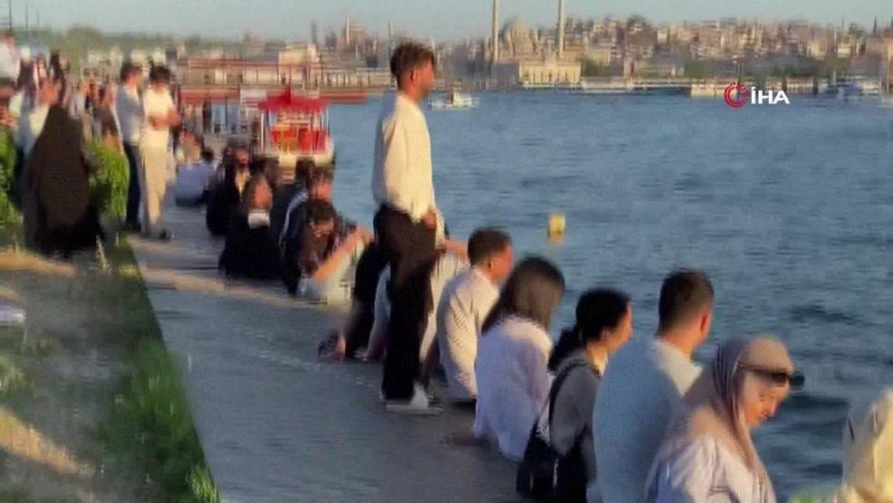 Bu kadarına da pes: Haliç’te dehşet anlarını çekirdek çitleyerek seyrettiler