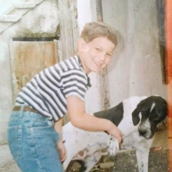 EŞREF RÜYA YILDIZLARININ ÇOCUKLUK HALLERİNE BAKIN Gören şaştı kaldı: İyi bir oyuncu olacağı küçüklükten belliymiş