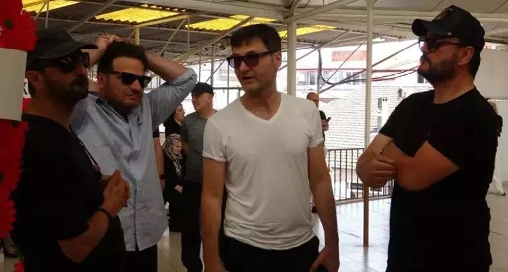 Ünlü menajer Haluk Şentürkün acı günü Sanatçı dostları cenazeye akın etti: Deniz Seki, Aşkın Nur Yengi, Rober Hatemo, Sinan Özen...