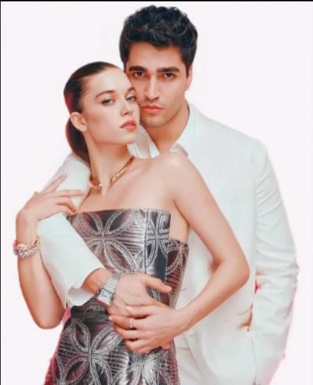 Mert Ramazan Demir ve Afra Saraçoğlu Bu Hafta da Magazin Dünyasında Zirveye Yerleşti