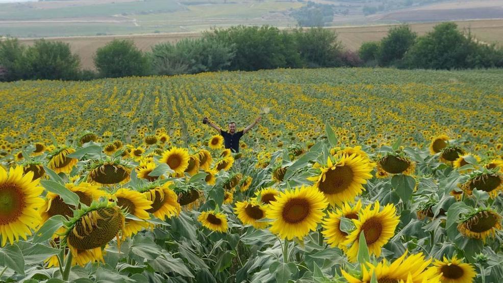 Adanada Görsel Şölen... Makinesini Alan Fotoğraf Çekmeye Koşuyor