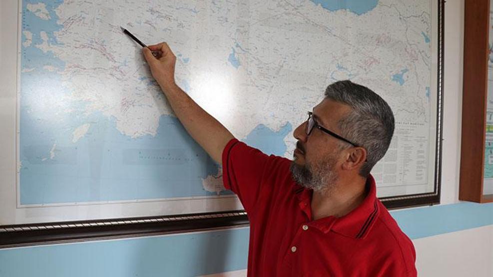 Deprem fırtınası ne zaman sona erecek 1,5 ayda 1250 sarsıntı Uzman isim o noktanın altını çizdi