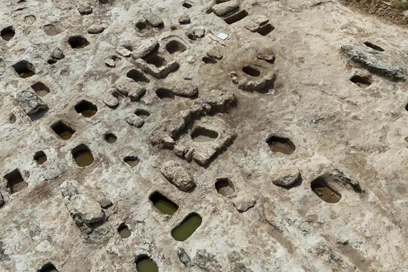 2 bin 300 yıllık kaya mezardan çıktı İlk kez sergiye çıkarıldı