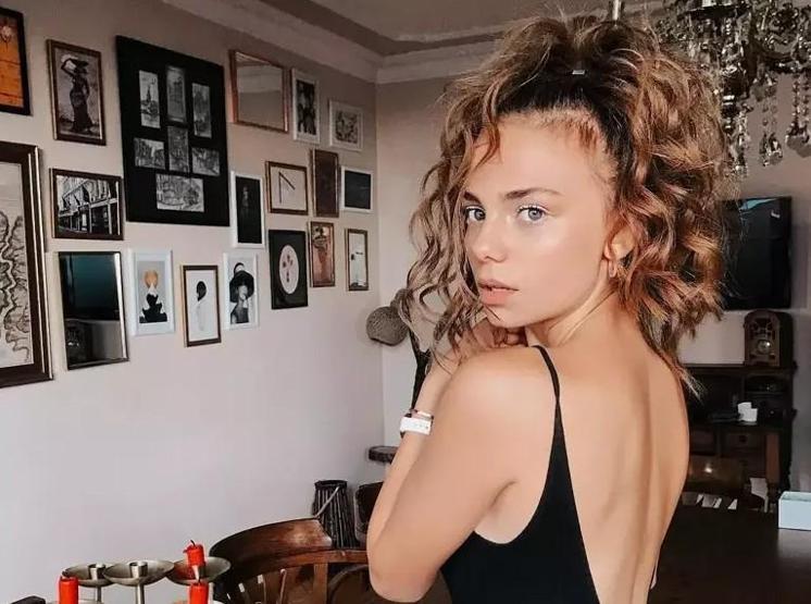 Bahar Şahin İmaj Değişikliğine Gitti Yeni Halini Tanımakta Zorlananlar Oldu