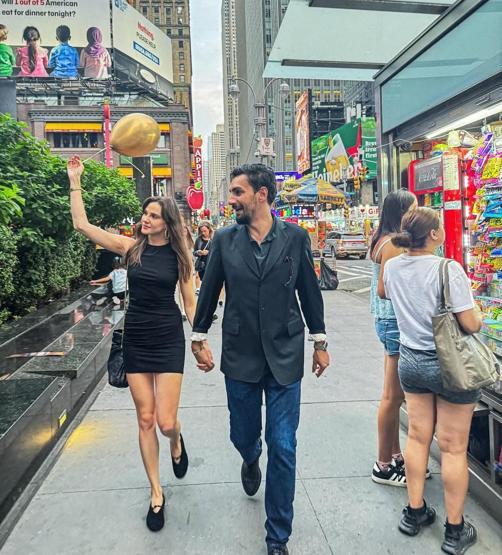 Alina Boz-Umut Evirgen çifti New Yorkta aşka geldi 27. YAŞINI BÖYLE KUTLADI