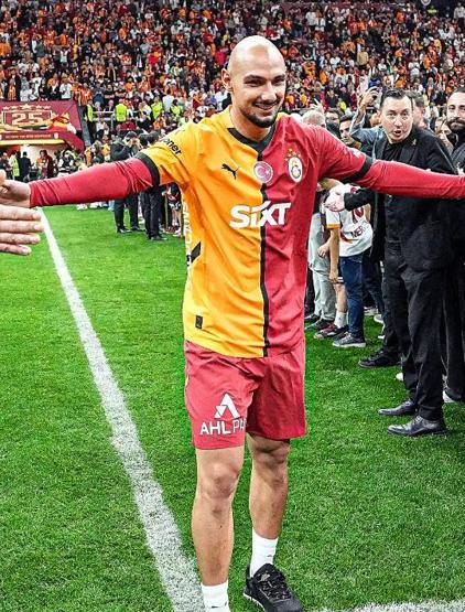 Galatasarayın yıldızı Ahmed Kutucudan sevgilisi Asena Atalara sürpriz evlilik teklifi TEBRİK MESAJLARI YAĞDI