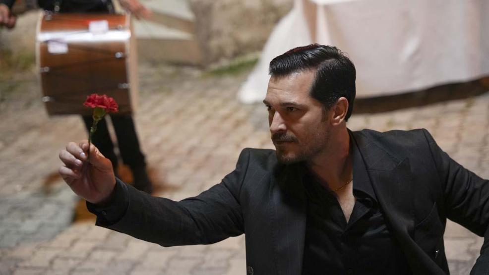 Eşref Rüyaya Damga Vuran Zeybek Sahnesi Perde Arkası Görüntüler Ortaya Çıktı... İşte Çağatay Ulusoy ve Demet Özdemirin prova anları