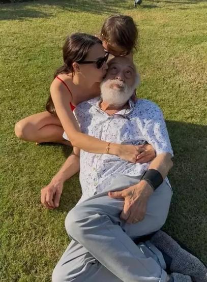 Ünlü İsimlerden Babalar Günü Mesajları: Hayatımın İlk Kahramanı, Seni O Kadar Çok Özledim ki...
