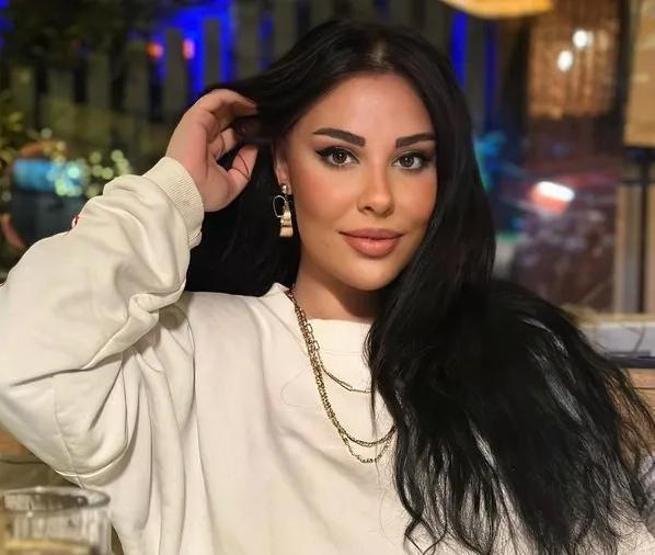 Tuğçe Tayfurdan Babası Ferdi Tayfura Duygusal Mesaj: Kızlarımı Göremedin Ama...