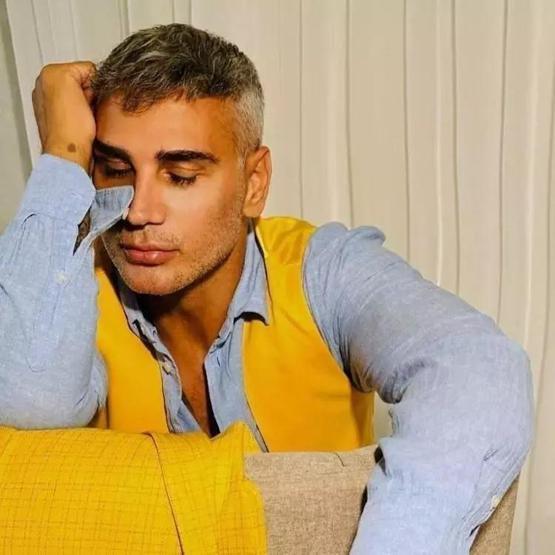 Doğuştan kafa karıştıran paylaşım Arada bir düşmüş rolü yapın