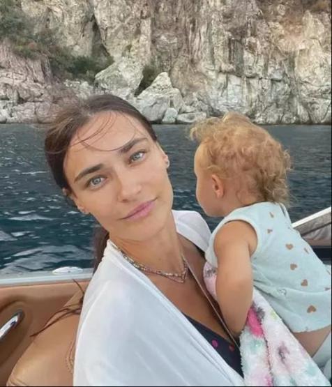 Saadet Işıl Aksoy’dan Olay İtiraf: Bütün Annelerde Böyle Mi