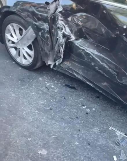 Kağıthanede tam gaz facia: 4 araca çarptı, 2 kişi yaraladı