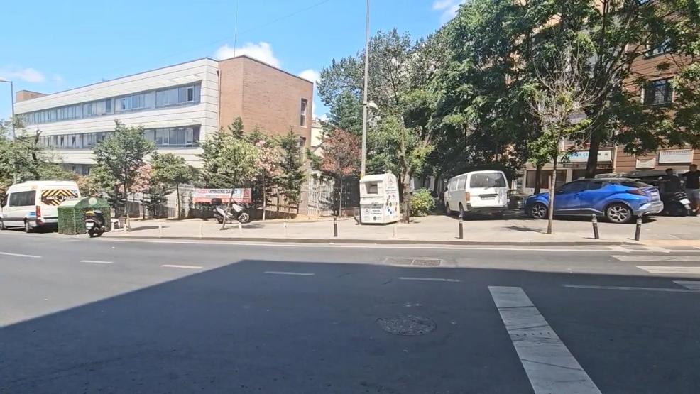 Kağıthanede tam gaz facia: 4 araca çarptı, 2 kişi yaraladı