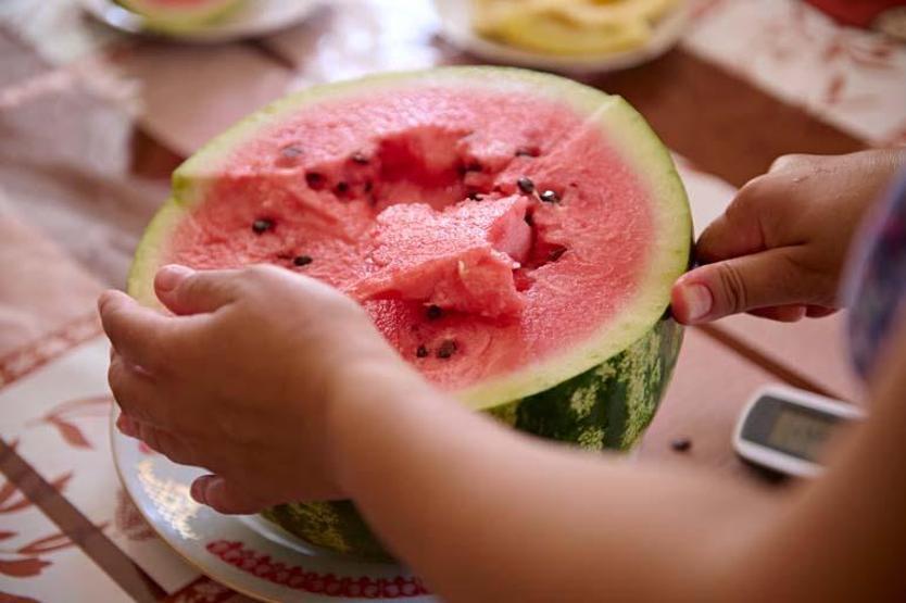 Karpuzu Böyle Tüketirseniz Kan Şekerini Dengeliyor Kalbi Koruyor, Saçları Güçlendiriyor... Karpuzun Faydası Say Say Bitmiyor