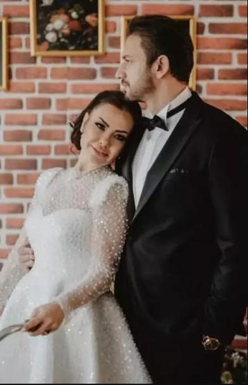 İranda Krizin Ortasında Kalan Ünlü Şarkıcı Lara’dan Son Durum