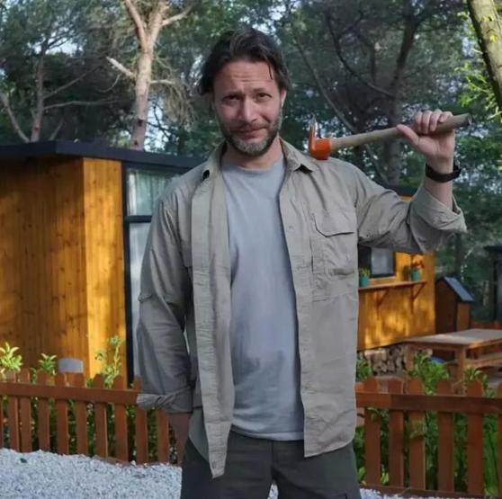 Ünlü Oyuncu Gökmen Kasabalı, İstanbulu Terk Edip Köyüne Döndü Sıfırdan İnşa Ettiği Evde Yaşıyor