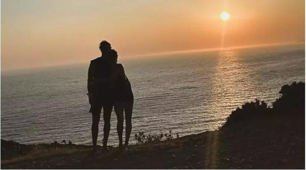 Birce Akalay ve Hakan Kurtaş’tan Tatil Paylaşımları Aşkları Gözler Önüne Serildi