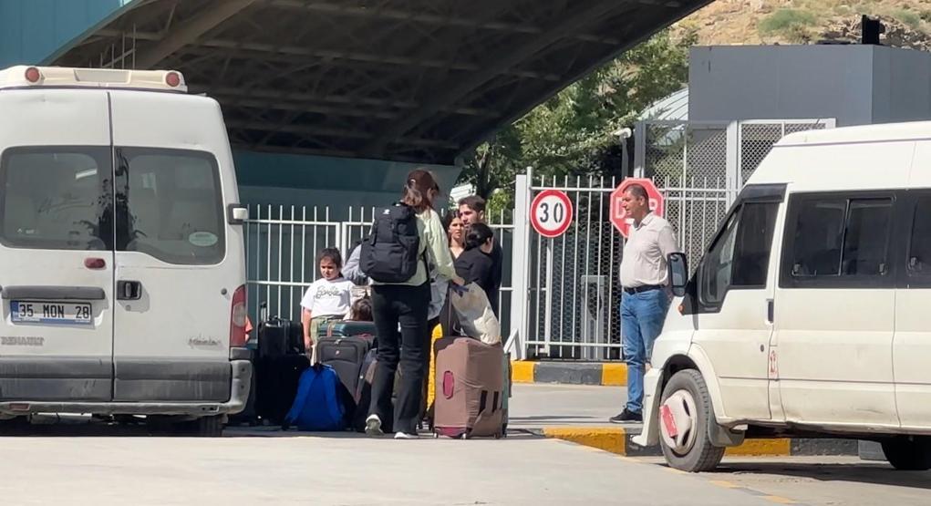 Türkiye-İran sınırında son durum: Vatandaşların Türkiyeye girişleri sürüyor