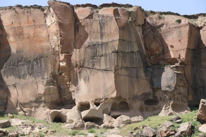 Diyadinin kalbindeki sessizlik; Meya Mağaraları