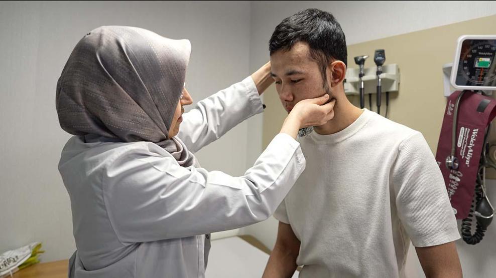 21 Yaşındaki Genç Bir Milyonda Bir Görülen Hastalığı Yendi