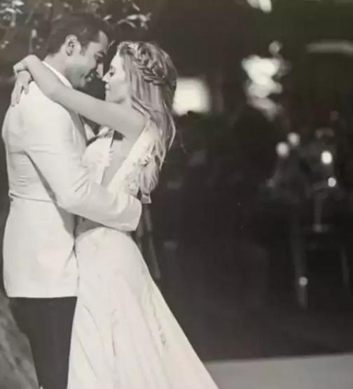 Kenan İmirzalıoğlu ile Sinem Kobal Boşanıyor Mu Evliliklerine Yönelik Söylentiler Son Buldu