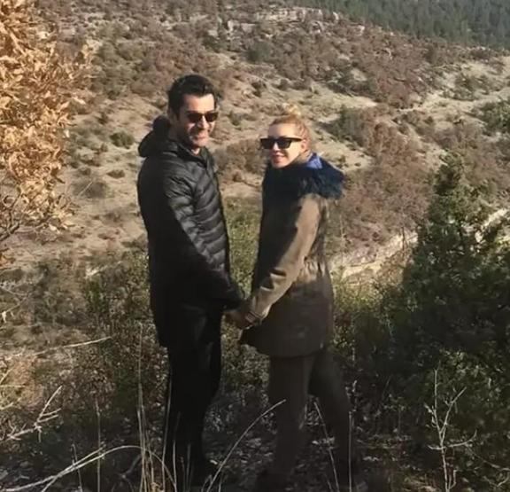 Kenan İmirzalıoğlu ile Sinem Kobal Boşanıyor Mu Evliliklerine Yönelik Söylentiler Son Buldu