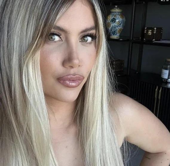 Galatasarayın yıldızı Icardinin eski eşinden olay paylaşım WANDA NARA HÜNGÜR HÜNGÜR AĞLADI