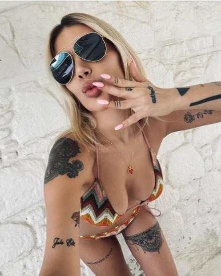 İrem Derici ve Sevgilisi Melih Kunukcu Alaçatı’da Bikinili Paylaşımlarıyla Sosyal Medyayı Salladı