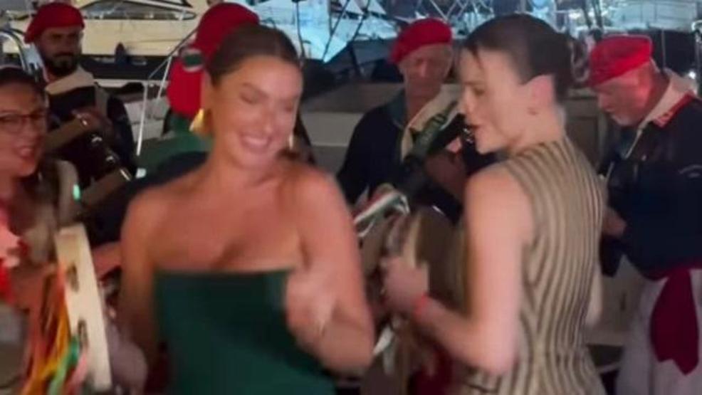 Hadiseden Suikast Treninin yıldızı Joey King ile sokak dansı GÖREN BİR DAHA BAKTI