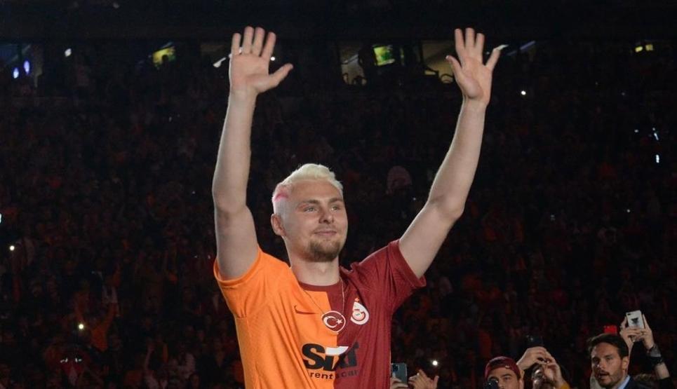Galatasarayda seri ayrılıklar kapıda Dev bonservis beklentisi...