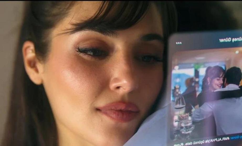 Hande Erçel ile Hakan Sabancı ayrıldı mı AŞKI HATIRLA DİZİSİ SONRASI ORTAYA ATILAN İDDİALARA DAİR ÇARPICI DETAY