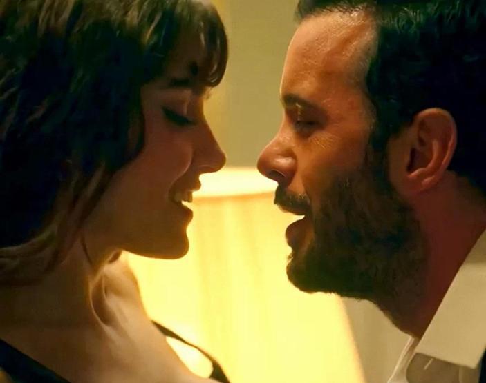 Hande Erçel ile Hakan Sabancı ayrıldı mı AŞKI HATIRLA DİZİSİ SONRASI ORTAYA ATILAN İDDİALARA DAİR ÇARPICI DETAY
