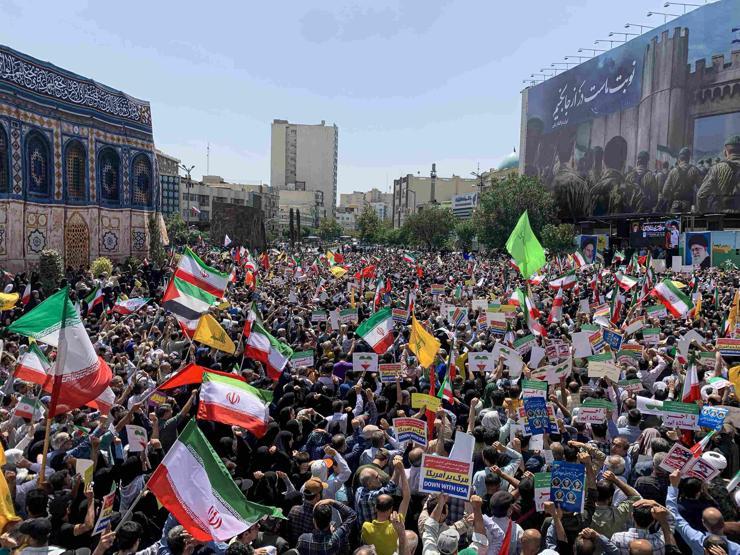İran halkından İsrail’e öfke protestosu: Tahran’daki meydanlara akın edildi