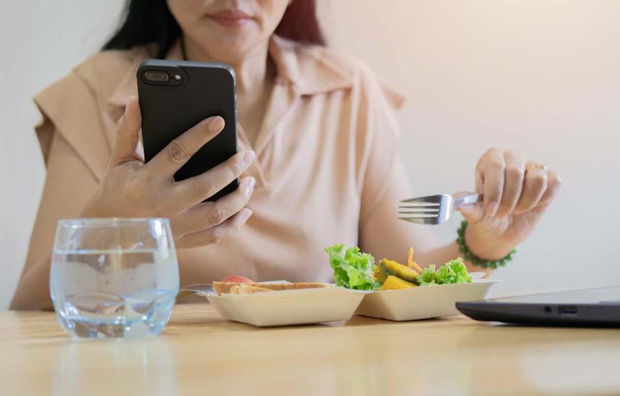 Kadınlarda 10 Kat Daha Fazla Yapay Güzellik Algısı Yeme Bozukluğu Nedeni