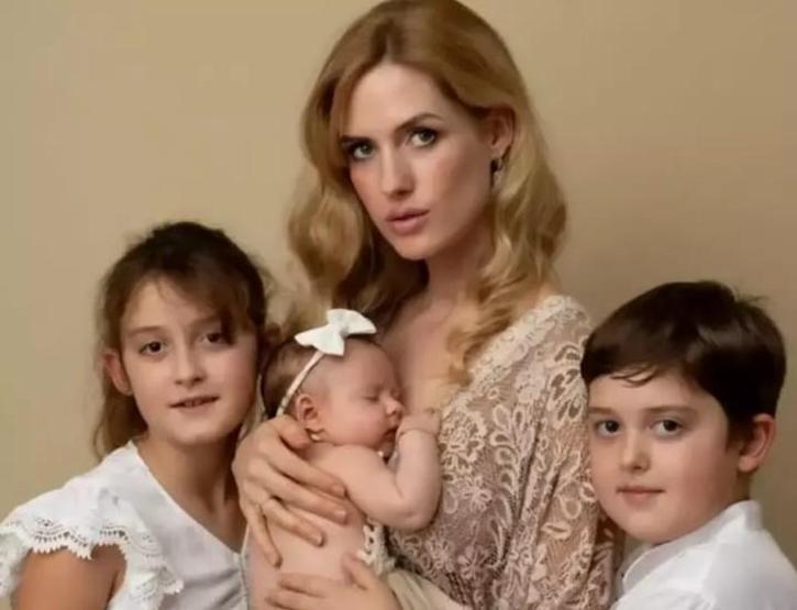 Wilma Elles, 4. Kez Hamile Olduğunu Duyurdu