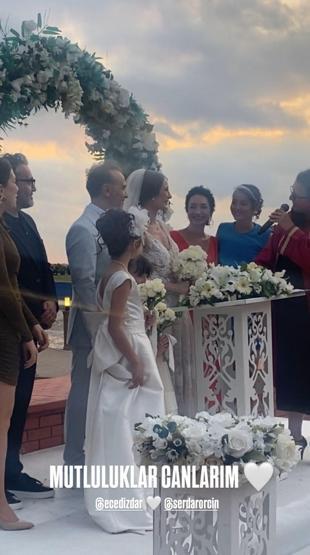 Yasak Elmanın Feyzasıydı Ece Dizdar ve Serdar Orçin evlendi GELİNLİĞİYLE GÖZ KAMAŞTIRDI