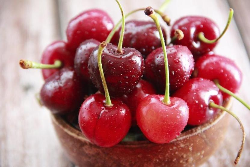 C vitamini içeriğiyle vücut direncini artırıyor Güçlü antioksidan kaynağı Kolajen üretimini destekliyor, kırışıklıkları azaltıyor