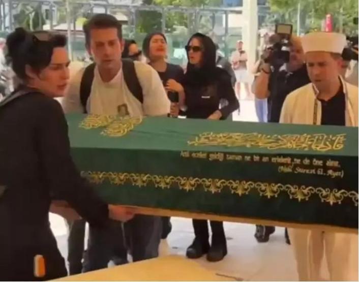 Nihal Candan toprağa verildi Kız kardeşi Bahar Candan ve annesinin yürek burkan feryadı