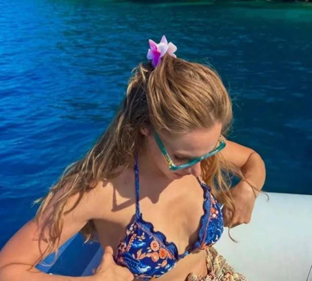 Miray Daner Tatil Pozlarıyla Göz Doldurdu Hayranları: Bu Ne Güzellik