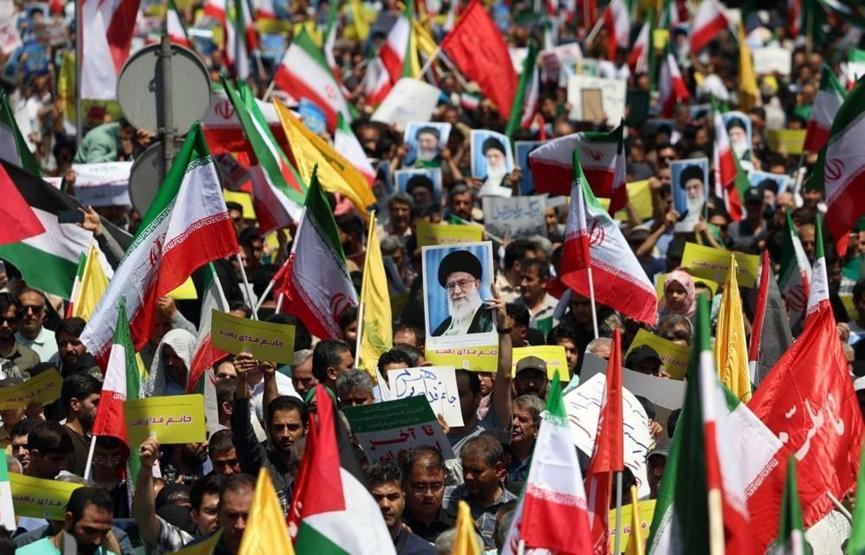 ABD saldırıları sonrası İranlılar meydana indi: Savaşacağız, öleceğiz, teslim olmayacağız