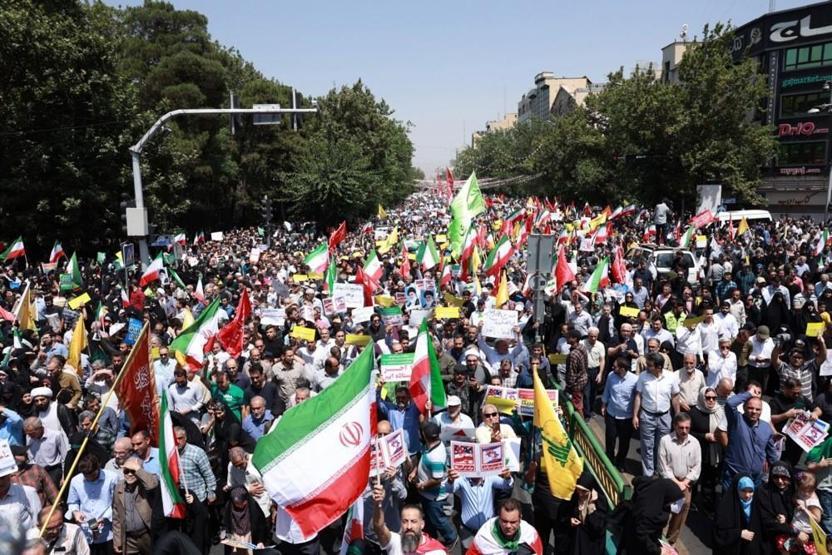 ABD saldırıları sonrası İranlılar meydana indi: Savaşacağız, öleceğiz, teslim olmayacağız