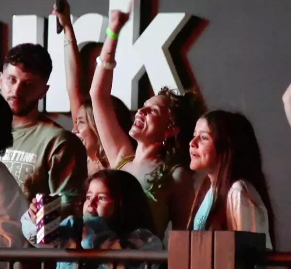 Arka Kapıdan Kaçtı Gökhan Özoğuz-Farah Zeynep Abdullah Cephesinde Yeni Gelişme... Aşk İddiaları Doğru mu
