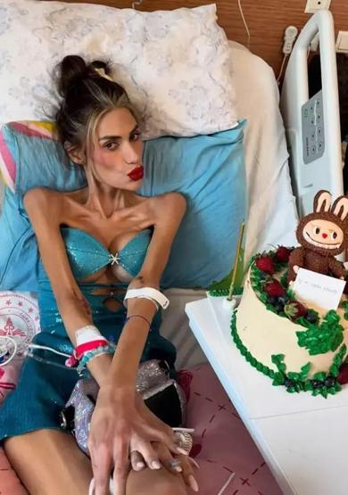 Nihal Candana Hasta Yatağında Kuşkonmaz Yedirdiği Anların Görüntüleri Tepki Çekmişti Pınar Kerimoğlu O Olayın Perde Arkasını Anlattı