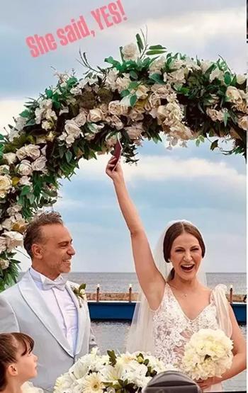 5 YILLIK AŞKTA MUTLU SON Ünlü Çift Evlendi... Düğünden En Yeni Fotoğraflar