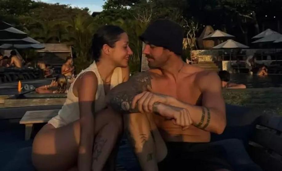 Zeynep Bastık Tekne Tatilinde Bikinili Pozuna Hayranlarından Beğeni Yağdı