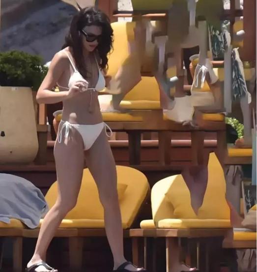 Sinem Ünsal ve Berk Cankat Bodrum’da Aşk Tazeledi Ege’nin Serin Sularında Romantik Anlar